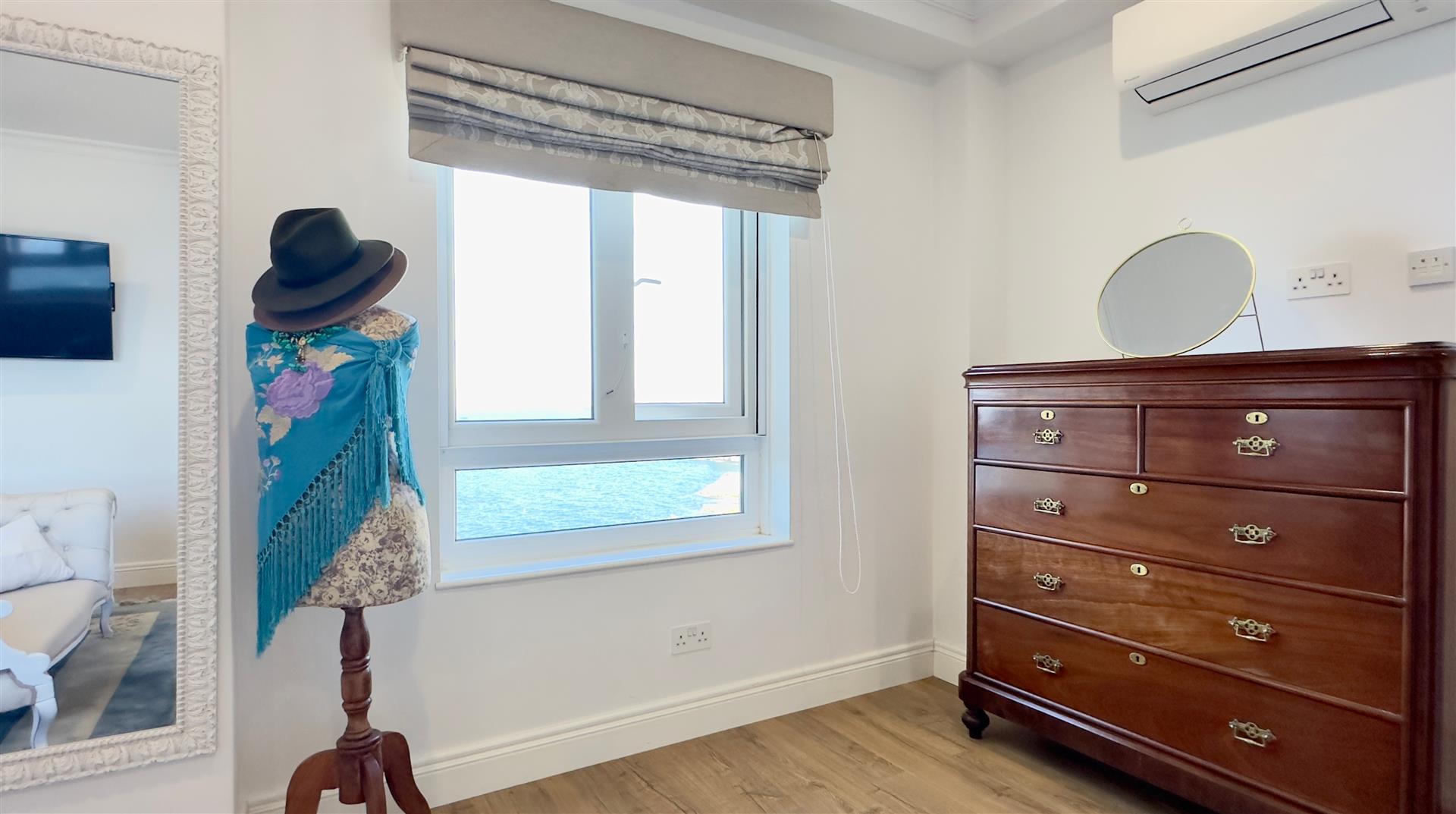 Image of House - 2 Bedrooms - 1 Bathrooms for Sale in South District-Gibraltar, Image 17